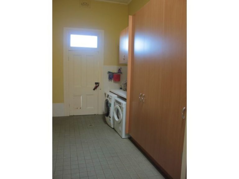 162 DeBoos Street, Temora NSW 2666 - photo 7