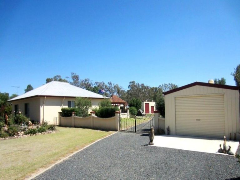 18 Cambria Street, Stockinbingal NSW 2725 - photo 2