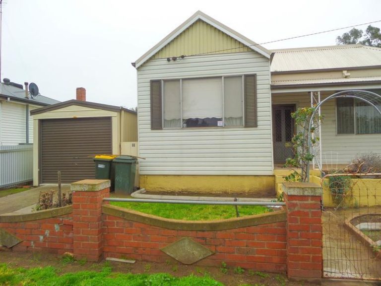 85 Ferrier Street, Narrandera NSW 2700 - photo 2