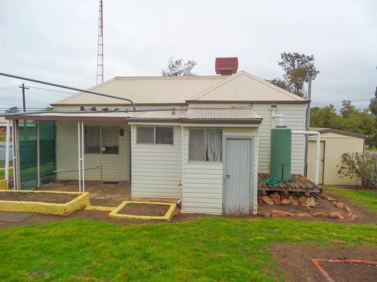 85 Ferrier Street, Narrandera NSW 2700 - photo 3