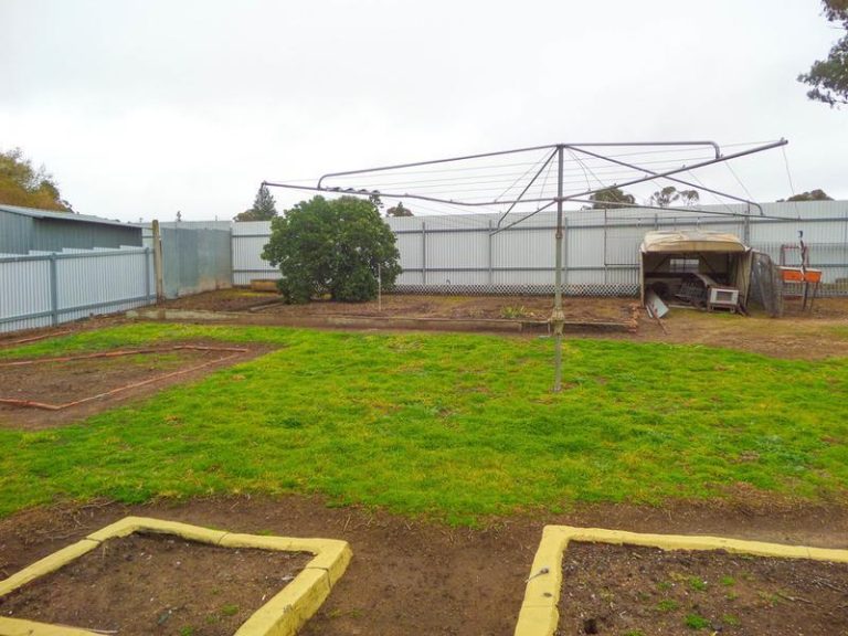85 Ferrier Street, Narrandera NSW 2700 - photo 4