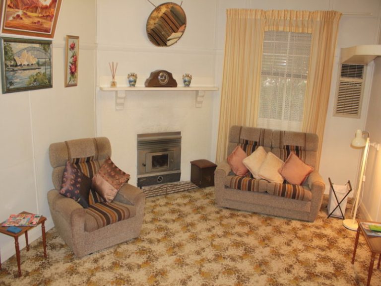 13 Reid Street, Ariah Park NSW 2665 - photo 2