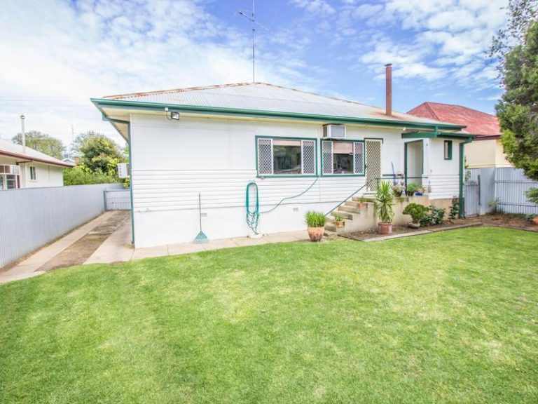 25 May Street, Narrandera NSW 2700 - photo 15