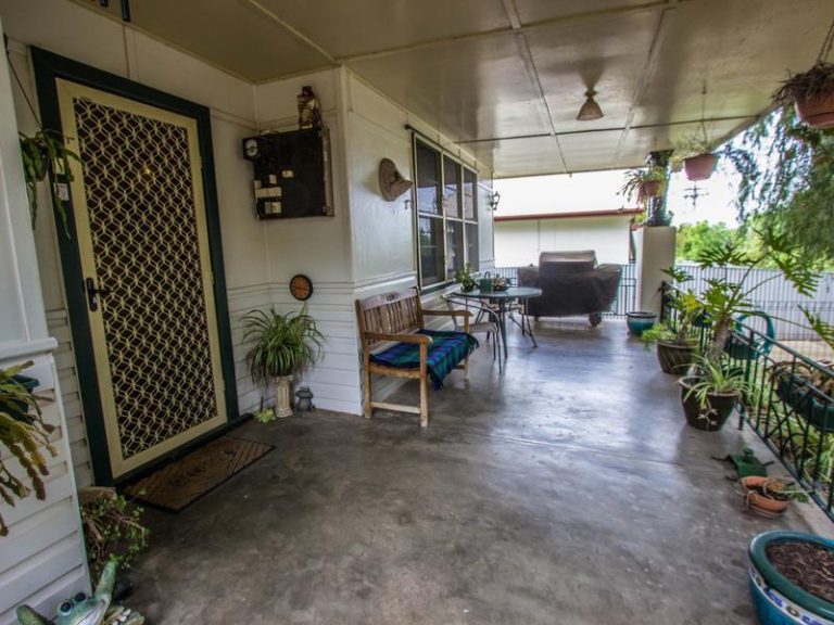 25 May Street, Narrandera NSW 2700 - photo 4