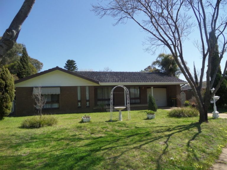 10 Japonica Place, Narrandera NSW 2700 - McGrath Riverina