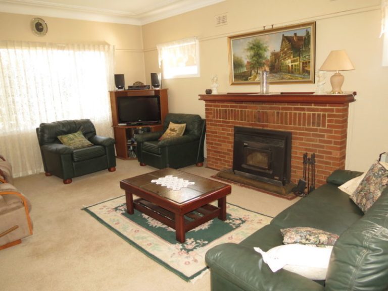 1 King Street, Temora NSW 2666 - photo 8