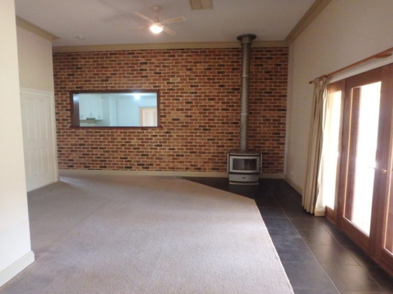 155 Kitchener Road, Temora NSW 2666 - photo 14