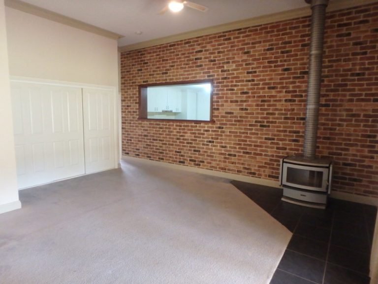155 Kitchener Road, Temora NSW 2666 - photo 15