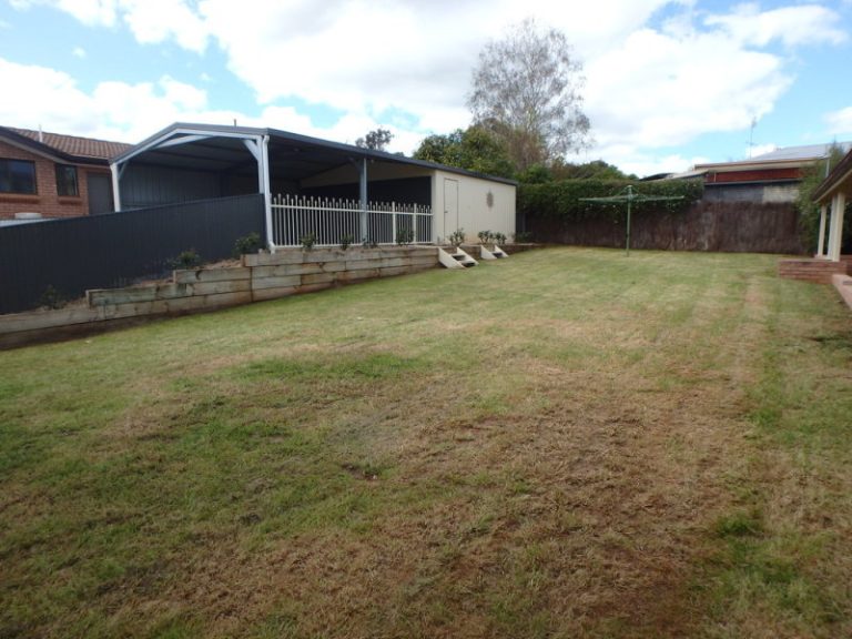 155 Kitchener Road, Temora NSW 2666 - photo 25