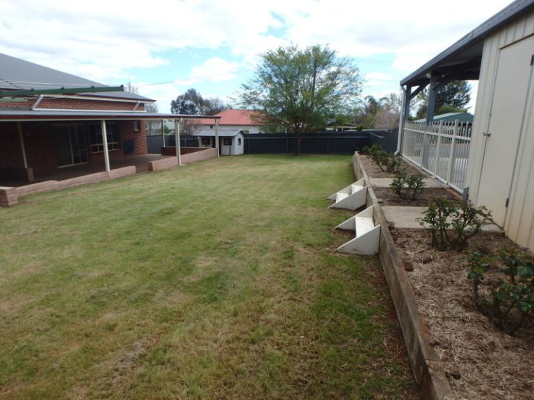 155 Kitchener Road, Temora NSW 2666 - photo 26