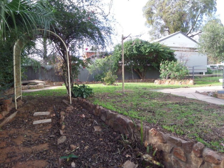 8 Shady Street, Narrandera NSW 2700 - photo 13