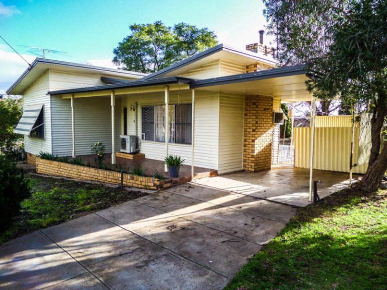 8 Shady Street, Narrandera NSW 2700 - McGrath Riverina