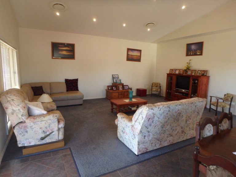 135 Anzac Street, Temora NSW 2666 - photo 15
