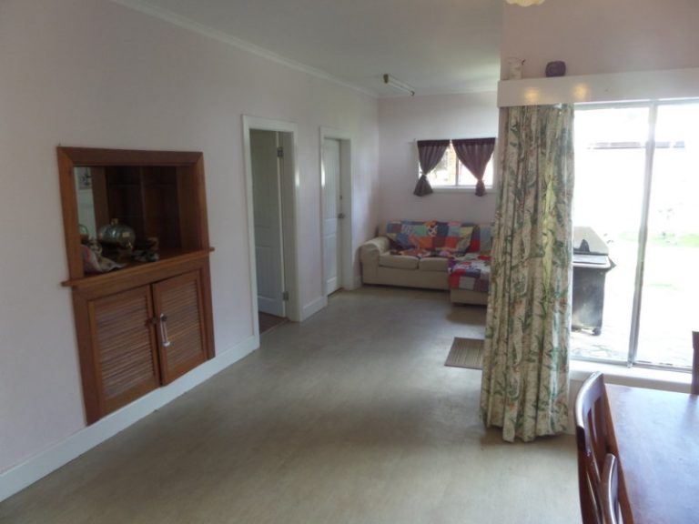 36 Victoria Avenue, Narrandera NSW 2700 - photo 11