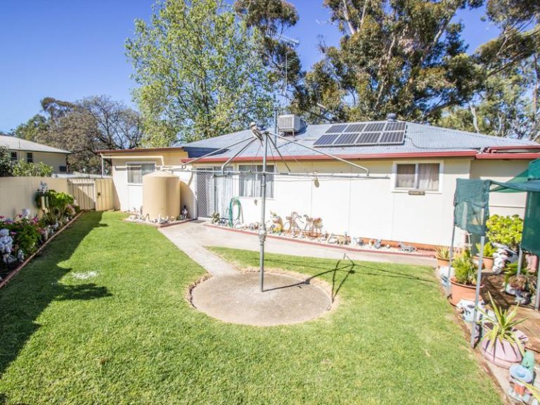 5 Lake Drive, Narrandera NSW 2700 - photo 16