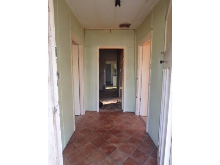 38 Cootamundra Road, Temora NSW 2666 - photo 2