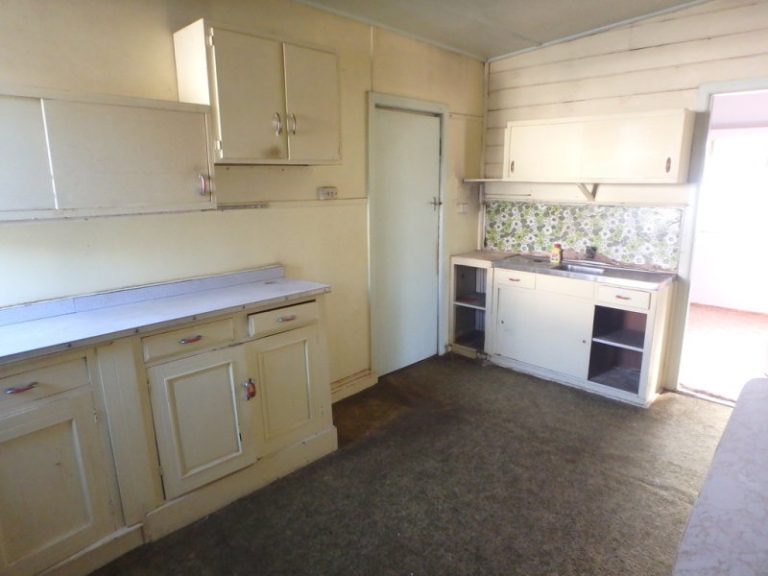 38 Cootamundra Road, Temora NSW 2666 - photo 6