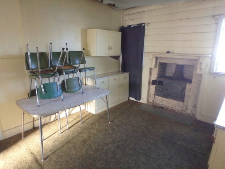 38 Cootamundra Road, Temora NSW 2666 - photo 7