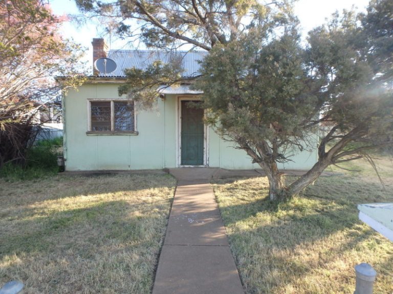 38 Cootamundra Road, Temora NSW 2666 - McGrath Riverina
