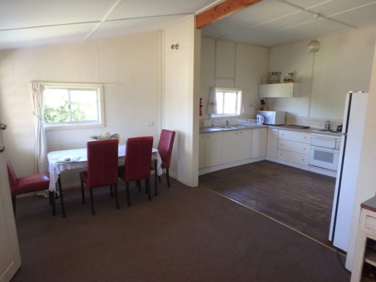 18 Talbot Street, Quandialla NSW 2721 - photo 3