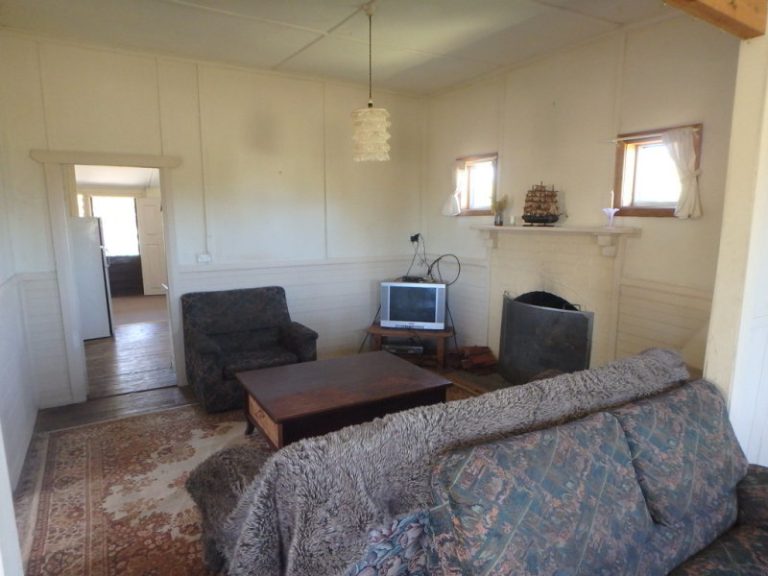 18 Talbot Street, Quandialla NSW 2721 - photo 4