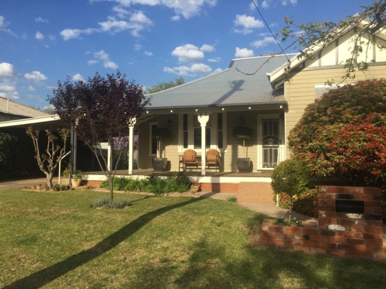 7 Jonsen Street, Narrandera NSW 2700 - photo 2