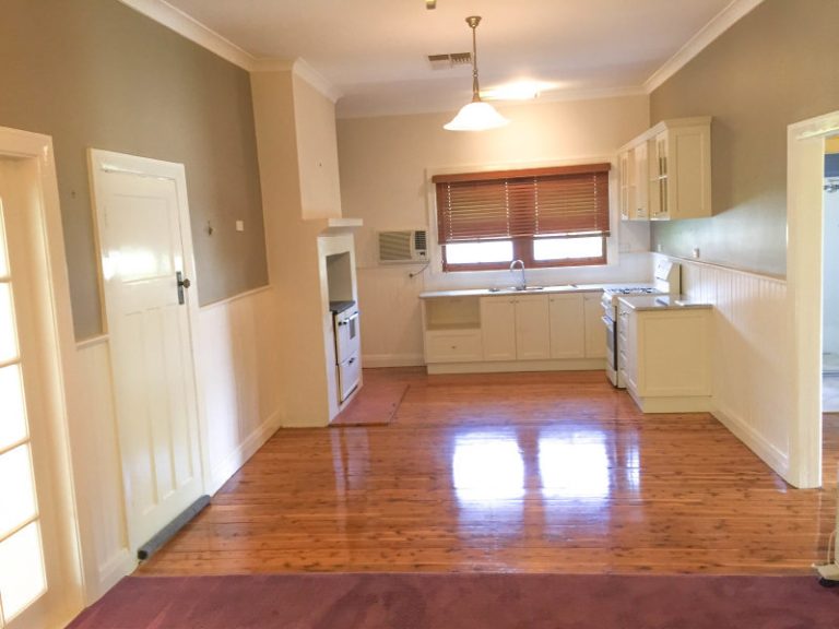7 Jonsen Street, Narrandera NSW 2700 - photo 12
