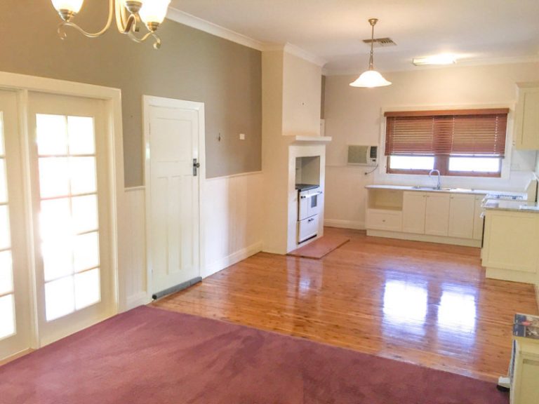 7 Jonsen Street, Narrandera NSW 2700 - photo 13
