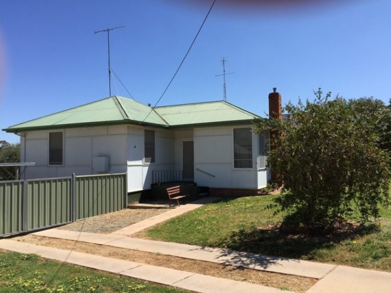44 Frederica Street, Narrandera NSW 2700 - photo 2
