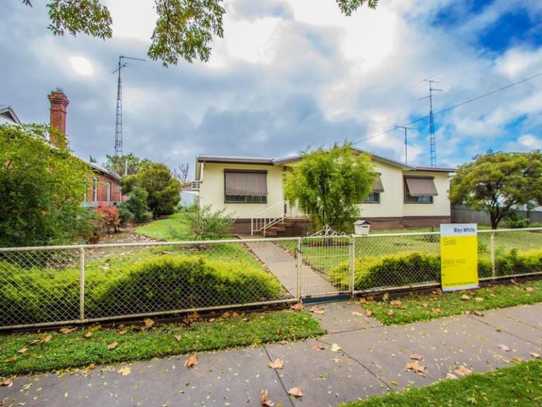 17 King Street, Narrandera NSW 2700 - photo 2