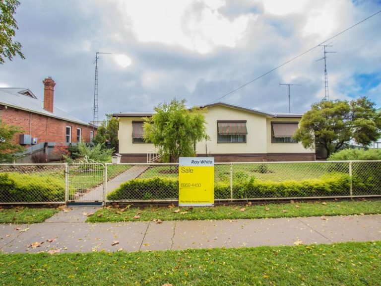 17 King Street, Narrandera NSW 2700 - photo 3