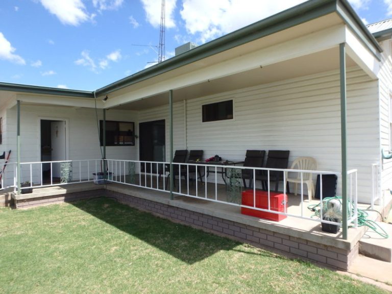 241 Hoskins Street, Temora NSW 2666 - photo 10