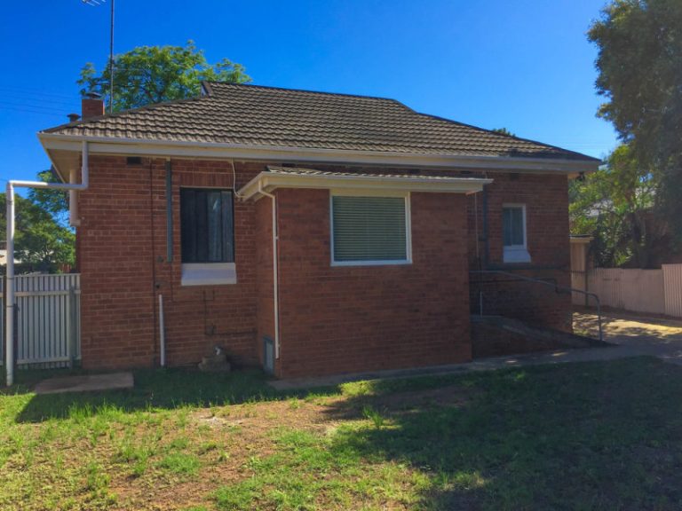 146 Larmer Street, Narrandera NSW 2700 - photo 16