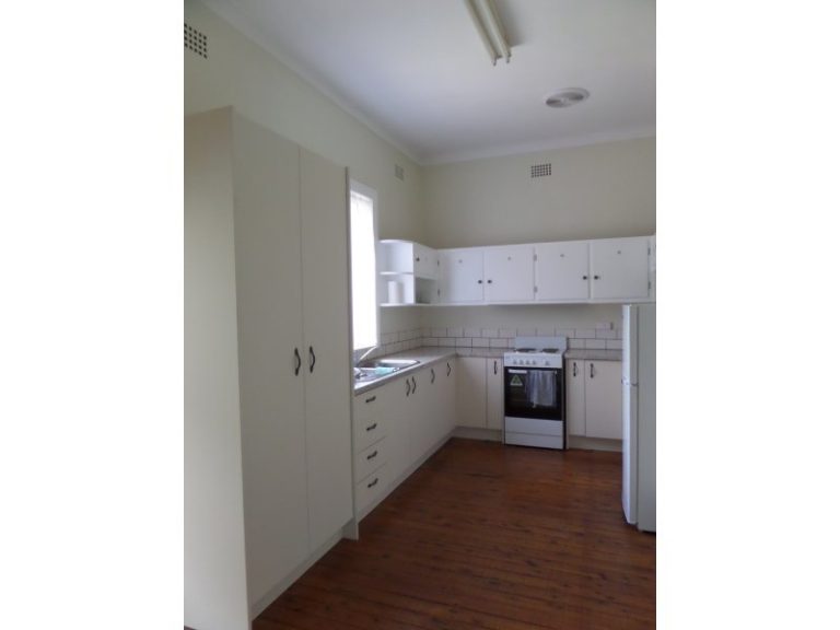 146 Larmer Street, Narrandera NSW 2700 - photo 7