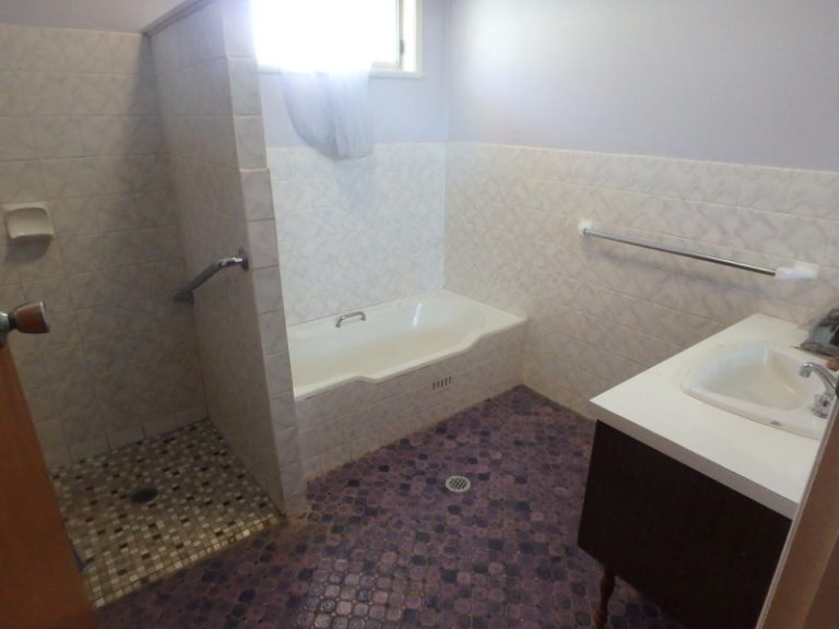 144 Kitchener Road, Temora NSW 2666 - photo 12