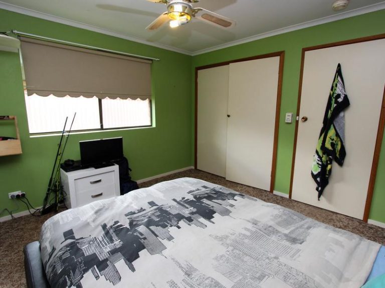 9 Truskett Street, Temora NSW 2666 - photo 14