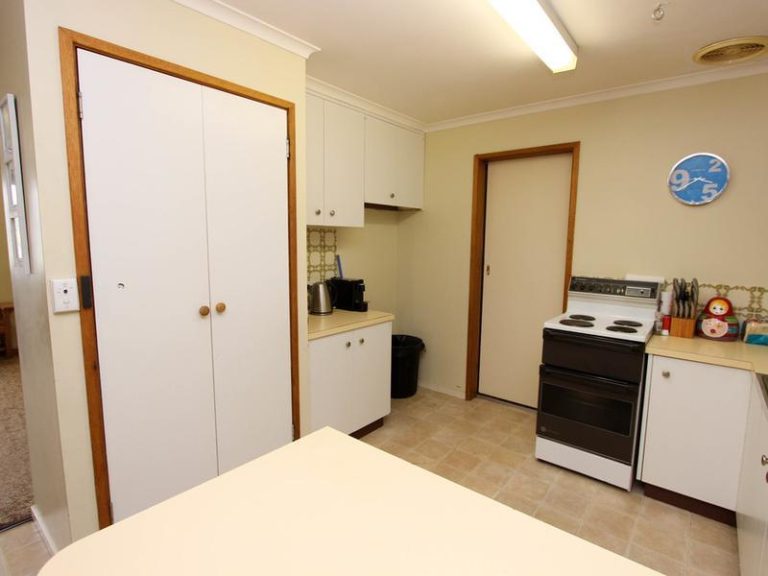 9 Truskett Street, Temora NSW 2666 - photo 16