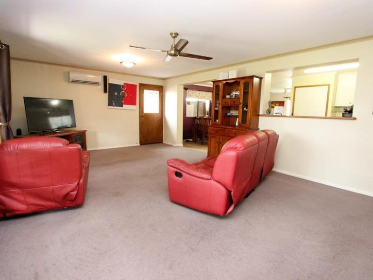 9 Truskett Street, Temora NSW 2666 - photo 18
