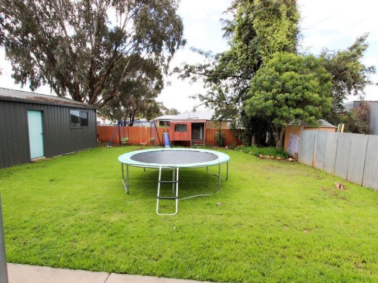 9 Truskett Street, Temora NSW 2666 - photo 25