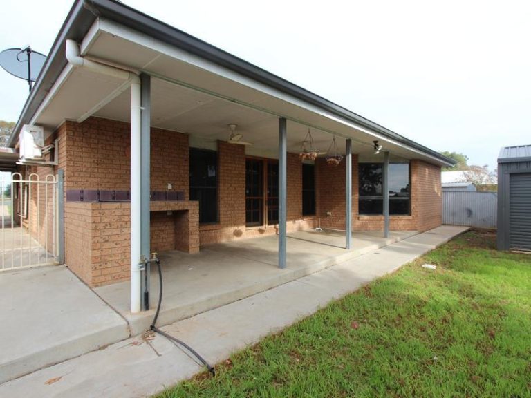 9 Truskett Street, Temora NSW 2666 - photo 27