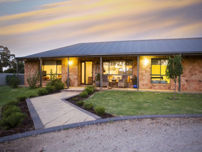 1 Evatt Street, Temora NSW 2666 - photo 4