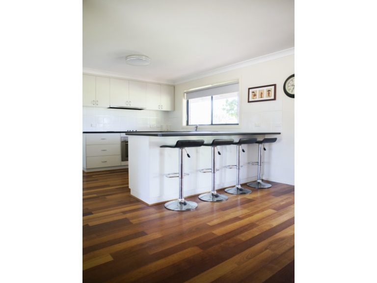 1 Evatt Street, Temora NSW 2666 - photo 6