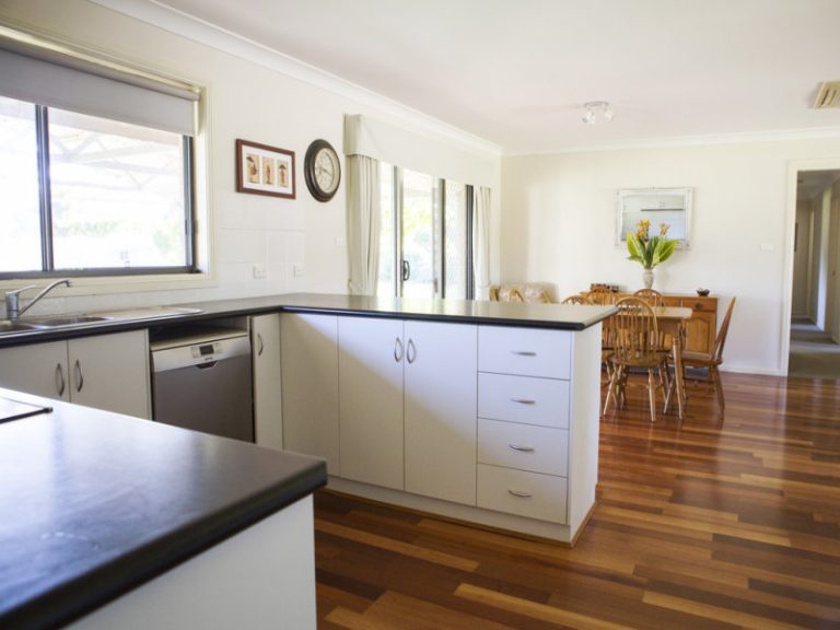 1 Evatt Street, Temora NSW 2666 - photo 7