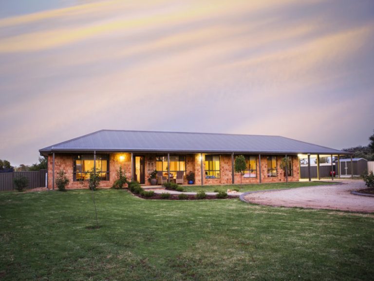 1 Evatt Street, Temora NSW 2666 - McGrath Riverina