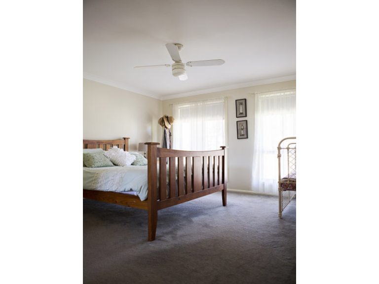1 Evatt Street, Temora NSW 2666 - photo 9