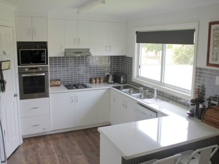 119* Gradys Lane, Wagga Wagga NSW 2650 - photo 2
