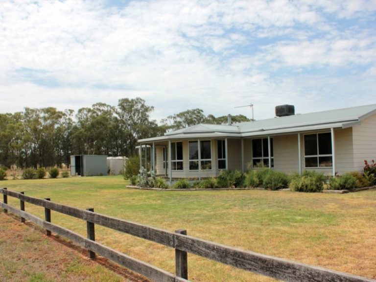 119* Gradys Lane, Wagga Wagga NSW 2650 - photo 18