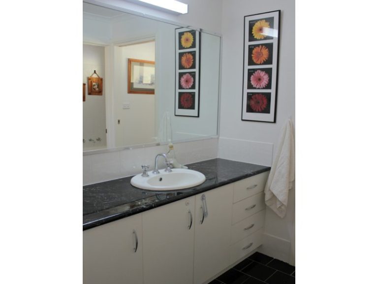119* Gradys Lane, Wagga Wagga NSW 2650 - photo 6