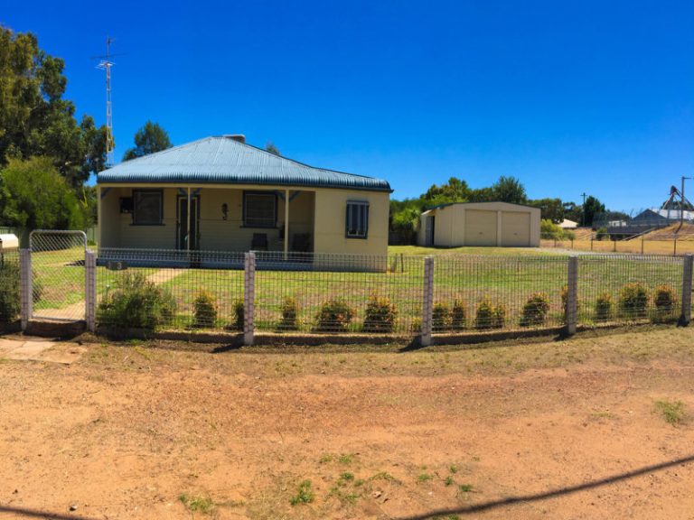 3-5 Crescent Street, Narrandera NSW 2700 - McGrath Riverina