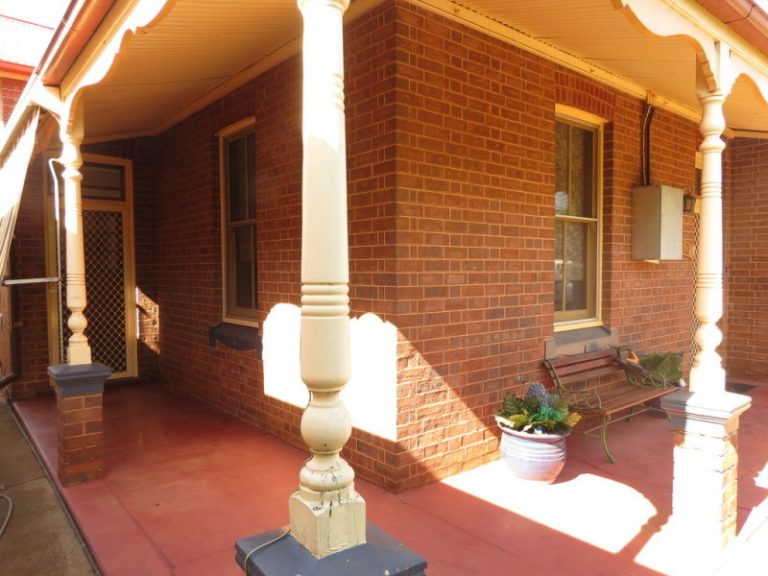 156 Victoria Street, Temora NSW 2666 - photo 2